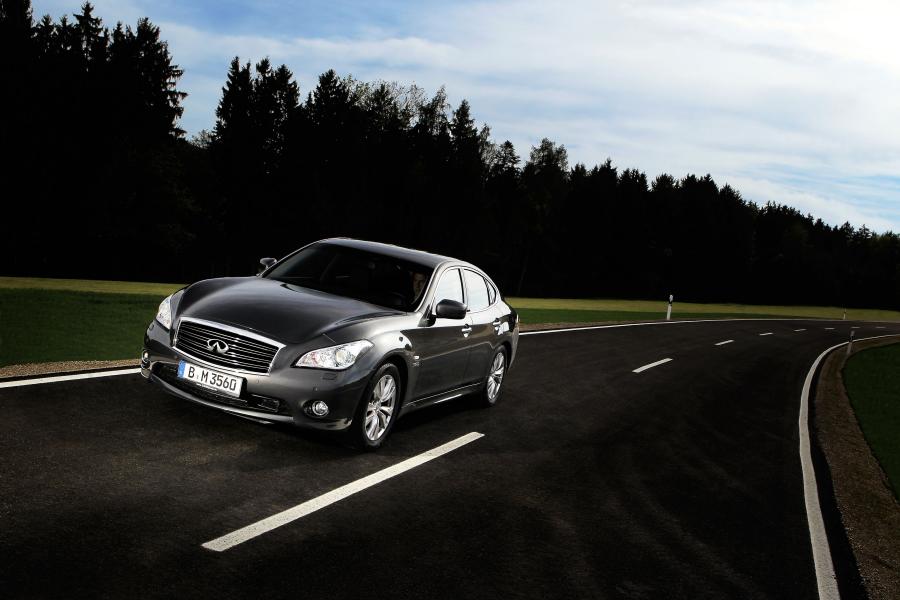  Infiniti M35h 2013 года  (фото 2 из 5)